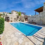 Athena's Pool Oasis 아파트 *