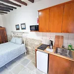 Athena's Pool Oasis Apartment Skarinou