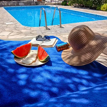 Daire Athena's Pool Oasis *