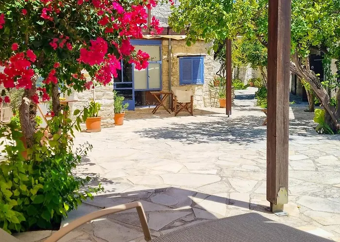 Athena's Pool Oasis * Skarinou